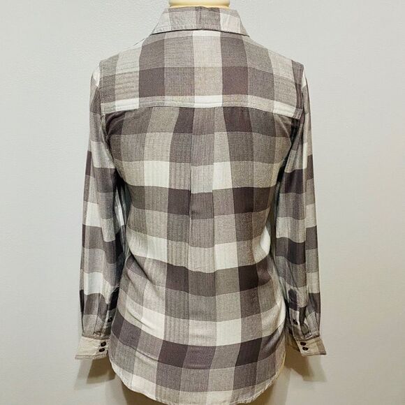 Olive + Oak | Gray Plaid Button Down Top - Picture 9 of 16